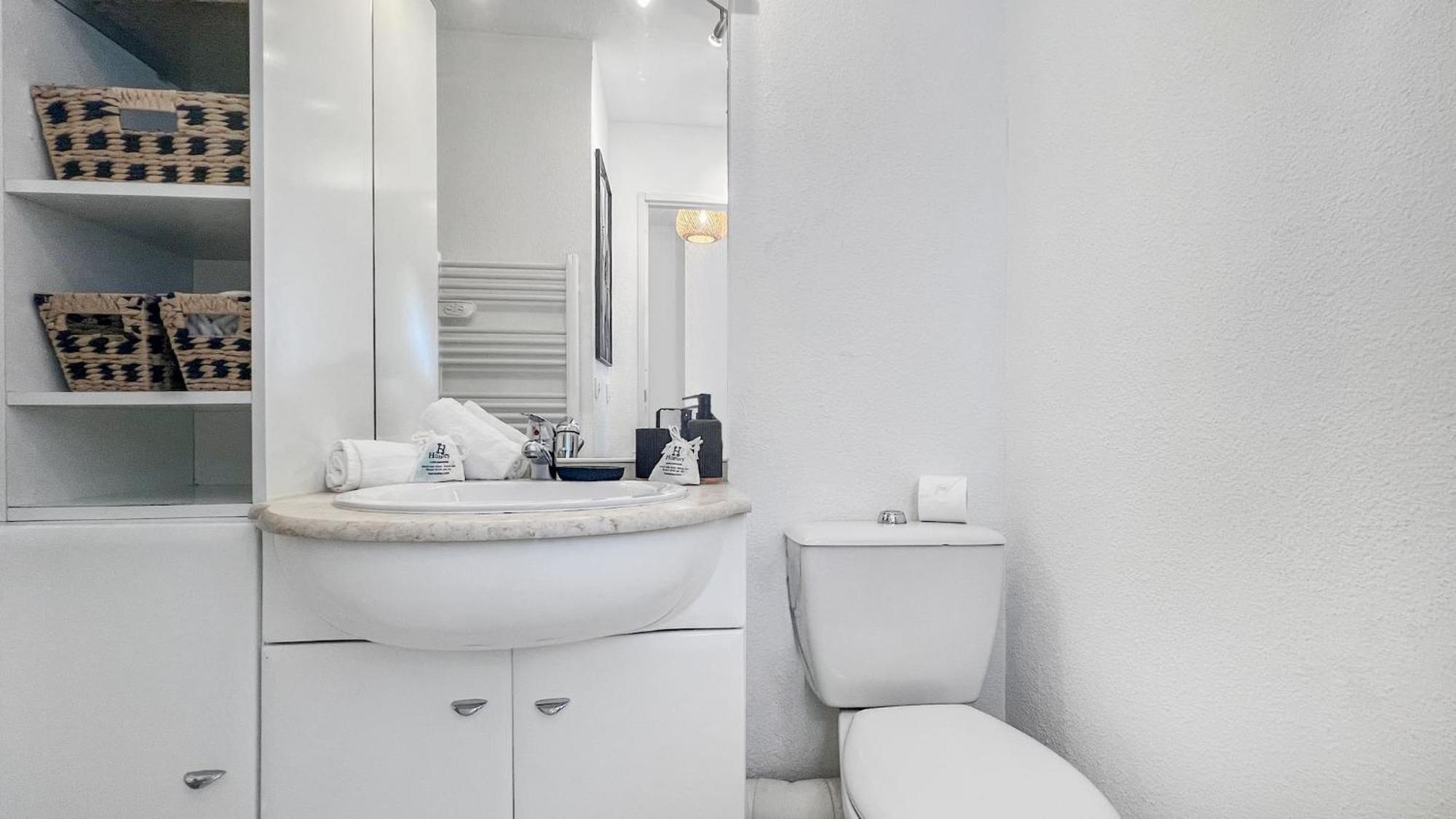 Homey Wild - Proche Gare Et Tram - Proche Centre - Balcon Prive - Parking Prive - Wifi Gratuit อานมาส ภายนอก รูปภาพ