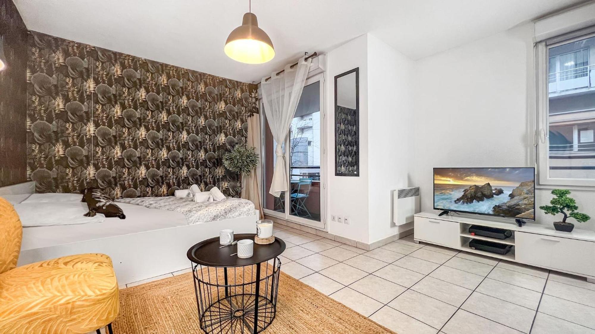 Homey Wild - Proche Gare Et Tram - Proche Centre - Balcon Prive - Parking Prive - Wifi Gratuit อานมาส ภายนอก รูปภาพ